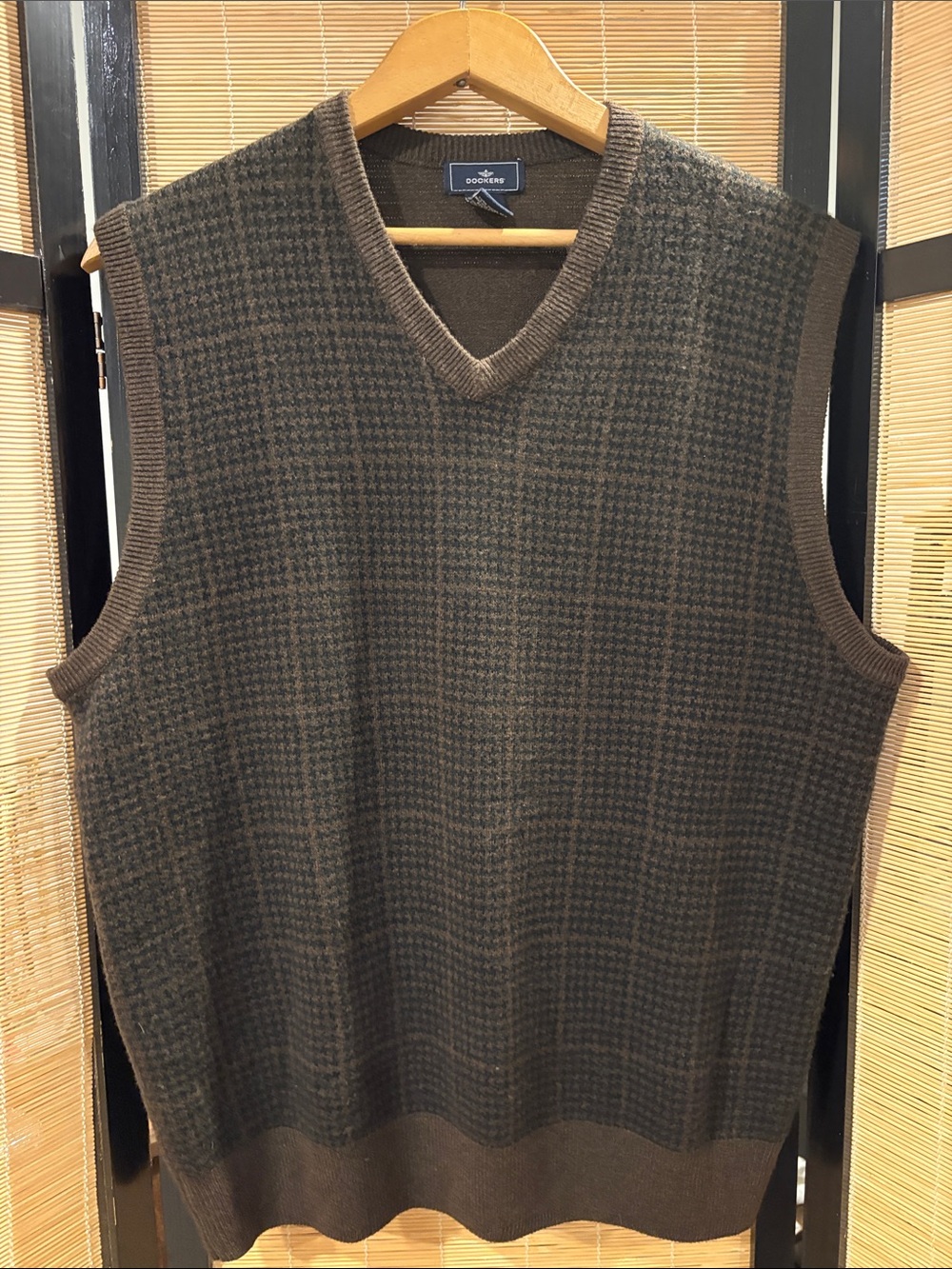 Dockers Brown Houndstooth V-Neck Sweater Vest